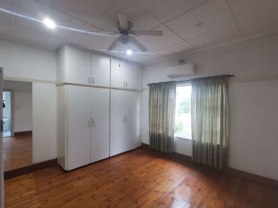 To Let 4 Bedroom Property for Rent in Vincent Eastern Cape